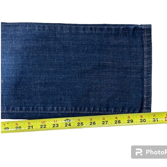 EUC Levi’s Women’s 505 Straight Leg Jeans 30x32 - Picture 4 of 6